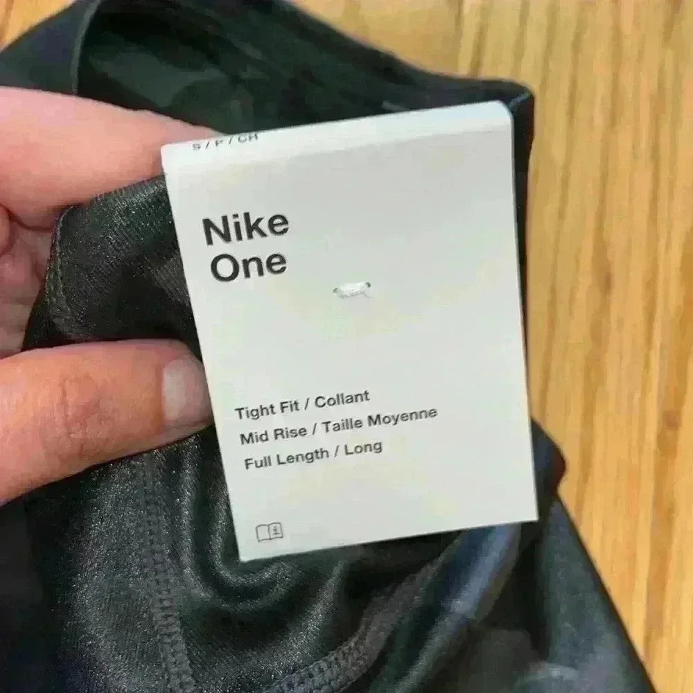 NWT Women’s Nike One Tight Fit Mid Rise Full Length Camo Leggings Size small - Picture 9 of 10